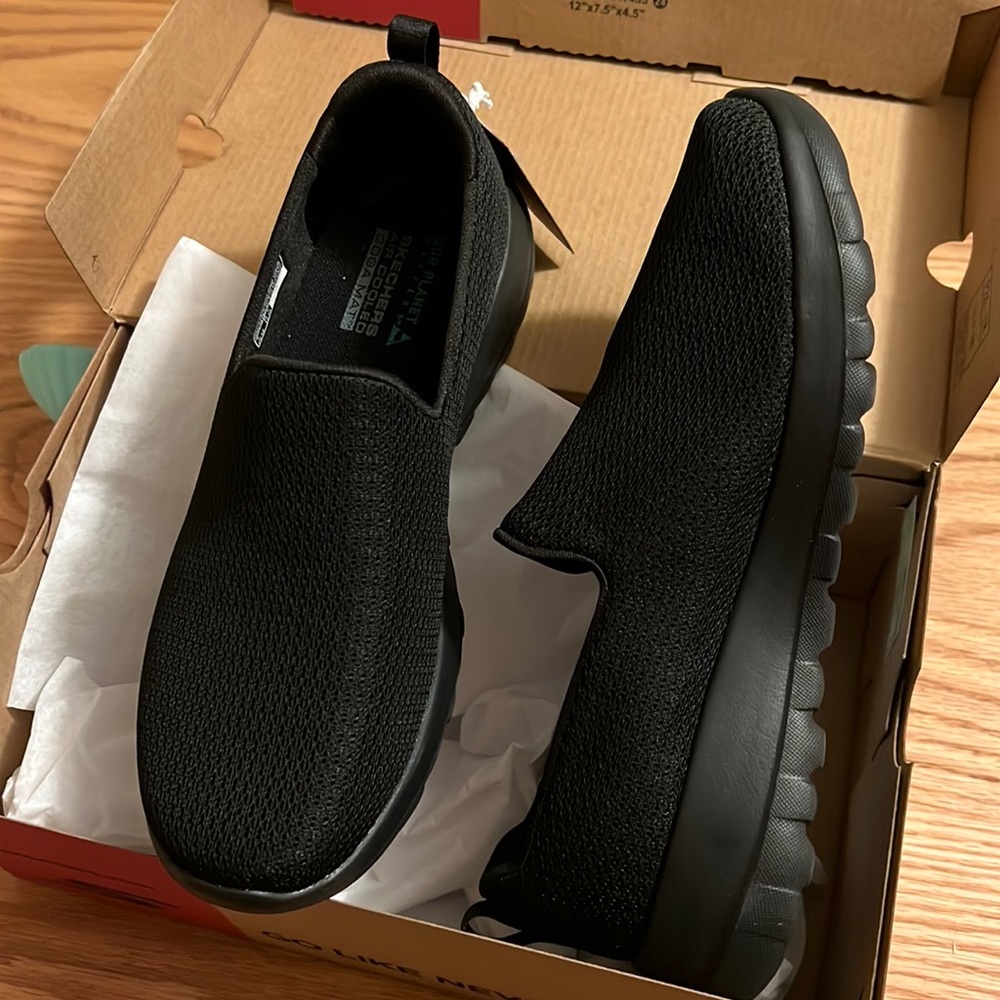 Skechers go walk joy aurora size 7.5